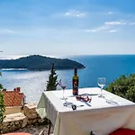 Stunning Old Town View Apart. Lenka